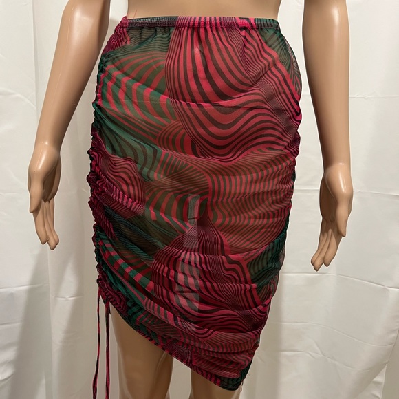 Sheer Mesh Adjustable Skirt - Picture 2 of 3